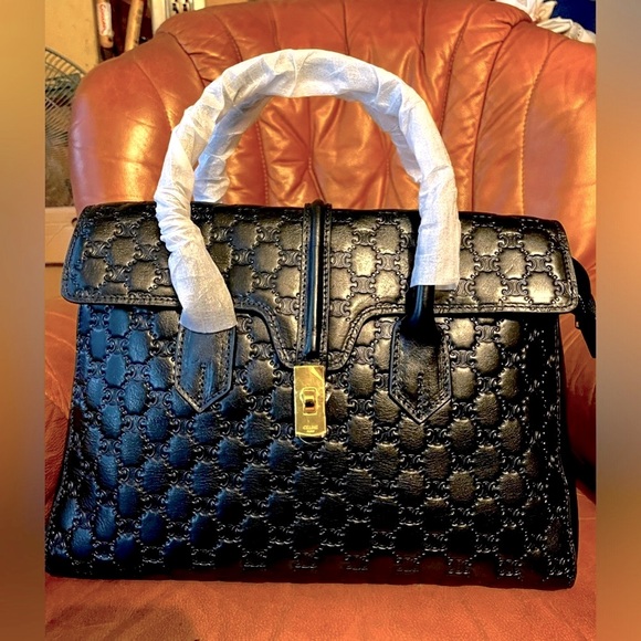 Black Quilted Leather Handbag - Picture 2 of 11